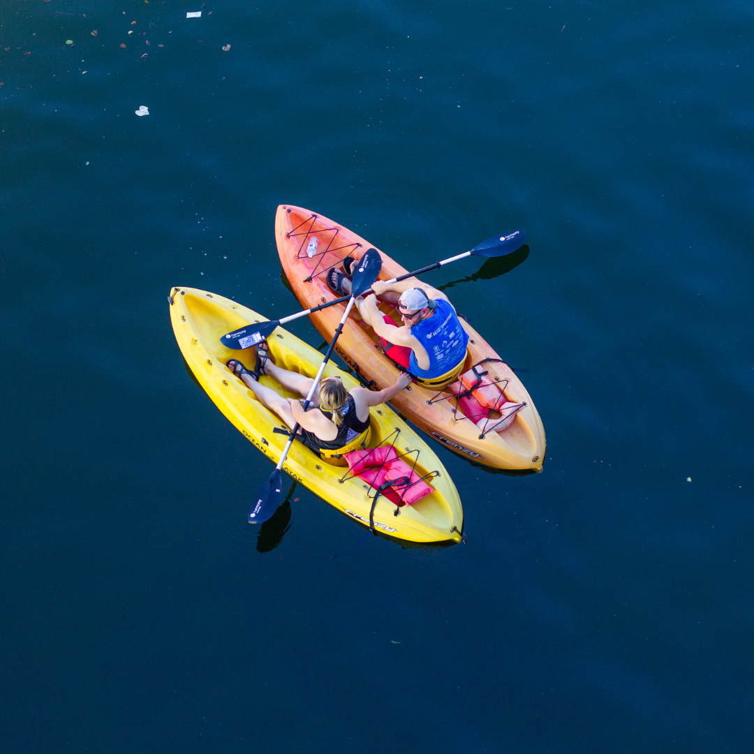 couple kayaking